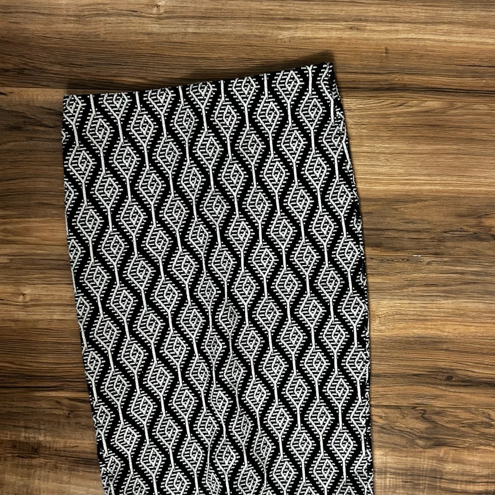 Zara Black and White Geometric Pencil Skirt